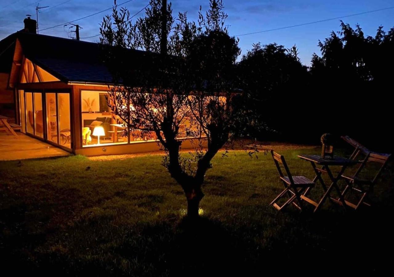 Cottage Normand Avec Sa Grande Piscine Chauffee Toute L Annee Sur Parc Arbore Et Clos En Plein Coeur De La Campagne Adapte Aux Kids Et Dog Friendly Saint-Antonin-de-Sommaire 外观 照片